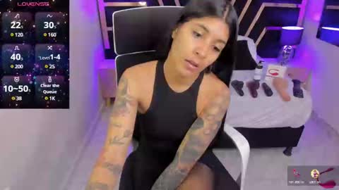 Snapshot of nikibryce_ chatting on 12.21.24 Niki online show from 12.21.24
