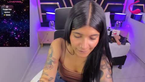 Snapshot of nikibryce_ chatting on 01.29.25 Niki online show from 01.29.25
