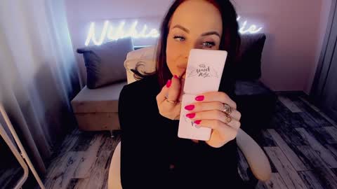 nikki_blondiee online show from 01.29.25