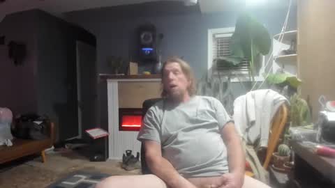 Snapshot of nikkiandtony chatting on 02.15.25 nikkiandtony online show from 02.15.25