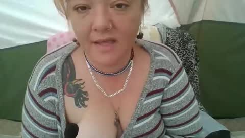Snapshot of nikkinastyslut chatting on 05.08.26 nikkinastyslut online show from 05.08.26