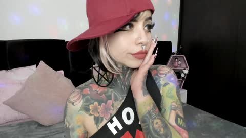 Nikki Ramone   online show from 12.12.24