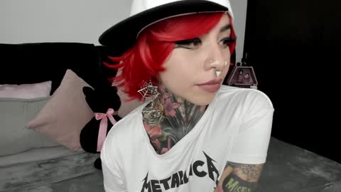 Nikki Ramone   online show from 12.20.24