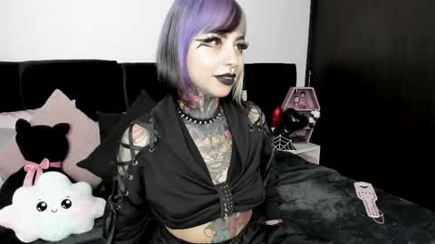 Nikki Ramone   online show from 03.07.25