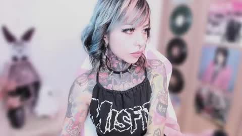 Nikki Ramone   online show from 02.05.26