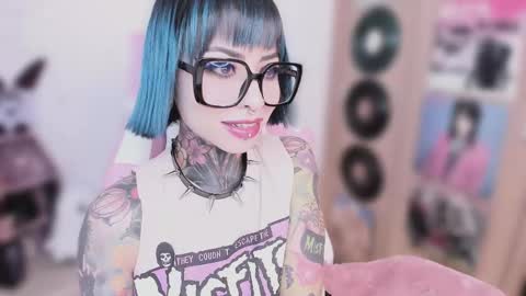 Nikki Ramone   online show from 03.25.26