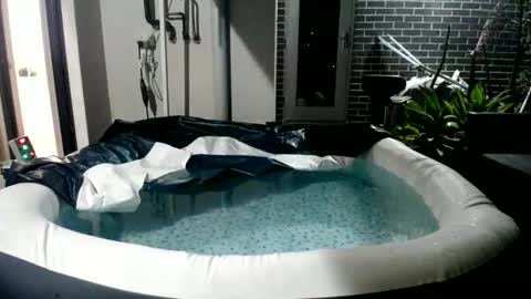 Niquita Sparkles online show from 12.05.24