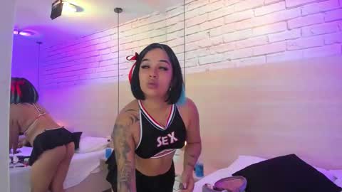 Snapshot of nikkydean chatting on 09.15.25 Nikky Dean online show from 09.15.25