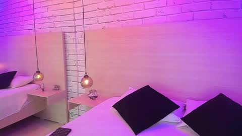 Snapshot of nikkydean chatting on 09.20.25 Nikky Dean online show from 09.20.25