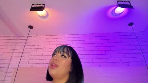 Snapshot of nikkydean chatting on 10.07.25 Nikky Dean online show from 10.07.25