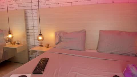 Snapshot of nikkydean chatting on 10.26.25 Nikky Dean online show from 10.26.25