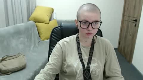 nikkysnow online show from 09.10.25
