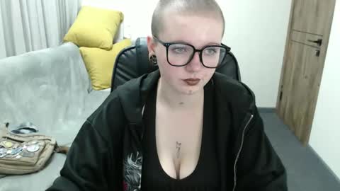 nikkysnow online show from 09.20.25