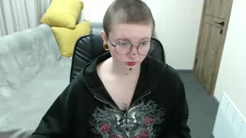 nikkysnow online show from 10.14.25