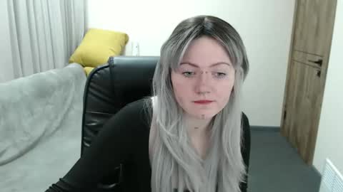 nikkysnow online show from 10.22.25