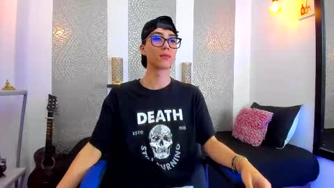    online show from 03.06.25