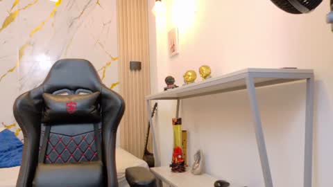 Snapshot of nikolay_gregori chatting on 07.04.26 online show from 07.04.26