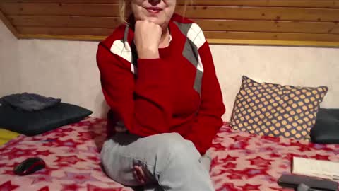 Nikole1 online show from 12.22.24