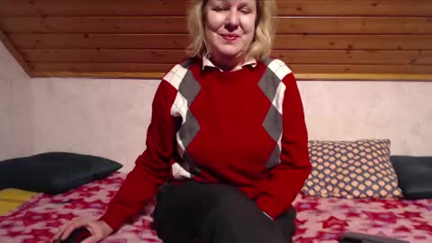 Nikole1 online show from 12.26.24