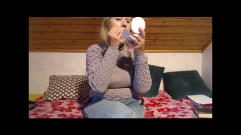 Nikole1 online show from 10.27.25