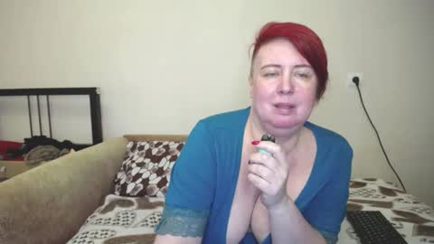 Snapshot of nikolettared chatting on 12.19.24 Nikoletta online show from 12.19.24