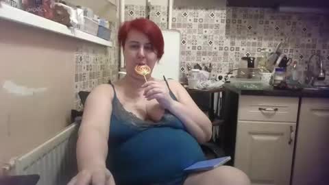Snapshot of nikolettared chatting on 01.31.25 Nikoletta online show from 01.31.25
