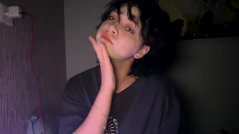 Snapshot of nikoli_naw chatting on 01.04.25 nikoli_naw online show from 01.04.25