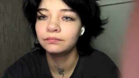 Snapshot of nikoli_naw chatting on 01.06.25 nikoli_naw online show from 01.06.25