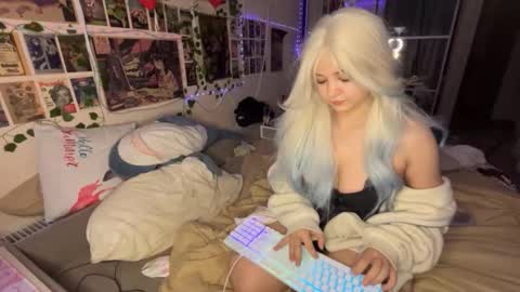 Snapshot of nikoli_naw chatting on 10.11.25 nikoli_naw online show from 10.11.25