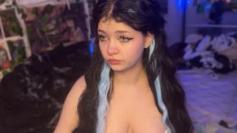 Snapshot of nikoli_naw chatting on 11.08.25 nikoli_naw online show from 11.08.25