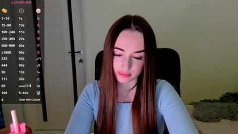 Snapshot of nikoll_s chatting on 10.19.25 online show from 10.19.25