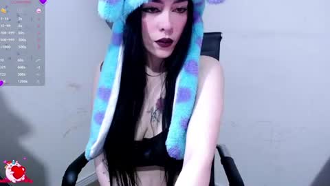 nikolleslut online show from 07.31.26