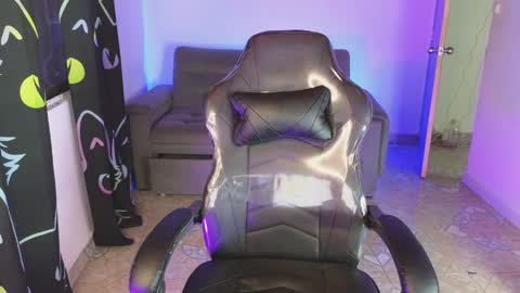 nikolwalter online show from 04.23.26