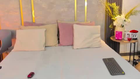 Niko Stone online show from 09.26.25