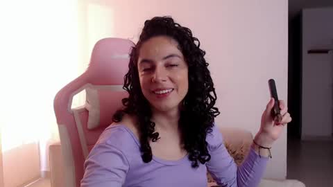 Snapshot of niky_blue chatting on 01.14.25 niky_blue online show from 01.14.25