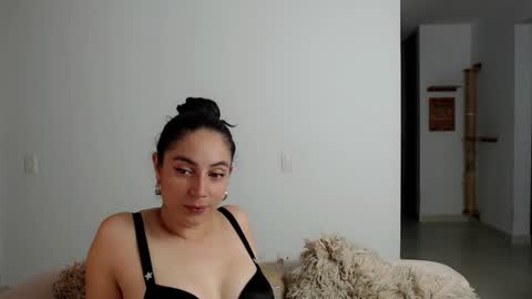 Snapshot of niky_blue chatting on 01.28.25 niky_blue online show from 01.28.25