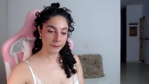 Snapshot of niky_blue chatting on 01.31.25 niky_blue online show from 01.31.25