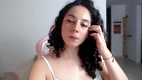 Snapshot of niky_blue chatting on 02.02.25 niky_blue online show from 02.02.25