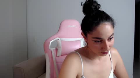 Snapshot of niky_blue chatting on 02.12.25 niky_blue online show from 02.12.25