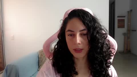 Snapshot of niky_blue chatting on 02.25.25 niky_blue online show from 02.25.25