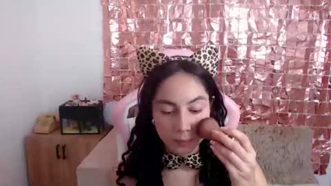 Snapshot of niky_blue chatting on 10.14.25 niky_blue online show from 10.14.25
