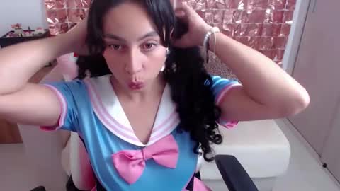 Snapshot of niky_blue chatting on 10.24.25 niky_blue online show from 10.24.25