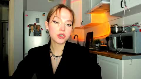 Snapshot of niky_jess chatting on 02.17.25 Veronica online show from 02.17.25