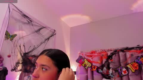 Niky Brooks online show from 10.26.25