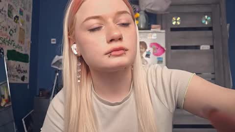 Isabella online show from 03.10.26