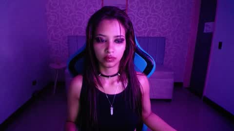 nilia_ch online show from 02.21.25