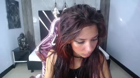 nilia_ch online show from 03.09.25