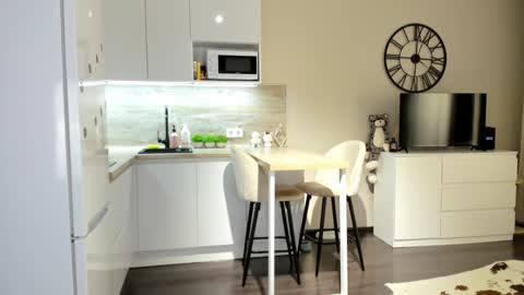 Bella online show from 12.22.24