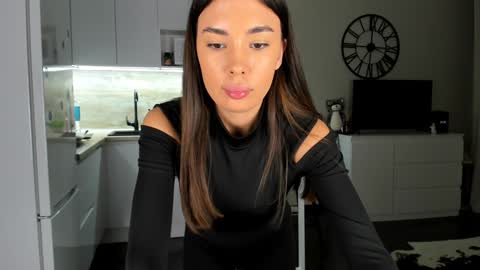 Bella online show from 12.25.24