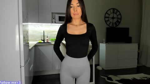 Bella online show from 02.12.25